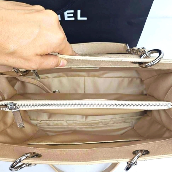 Chanel Beige/Cream Quilted Shoulder Tote with Elegant Silver Handware GST Caviar - Picture 3 of 7